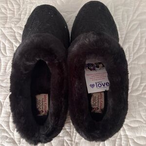Skechers Women's Black Plush Slippers